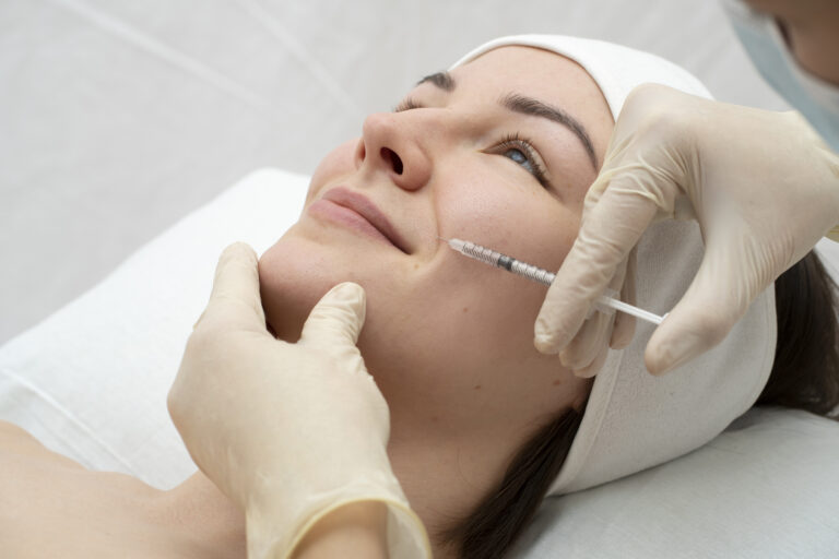 How Facial Fillers Help Reduce Signs of Aging Without Surgery