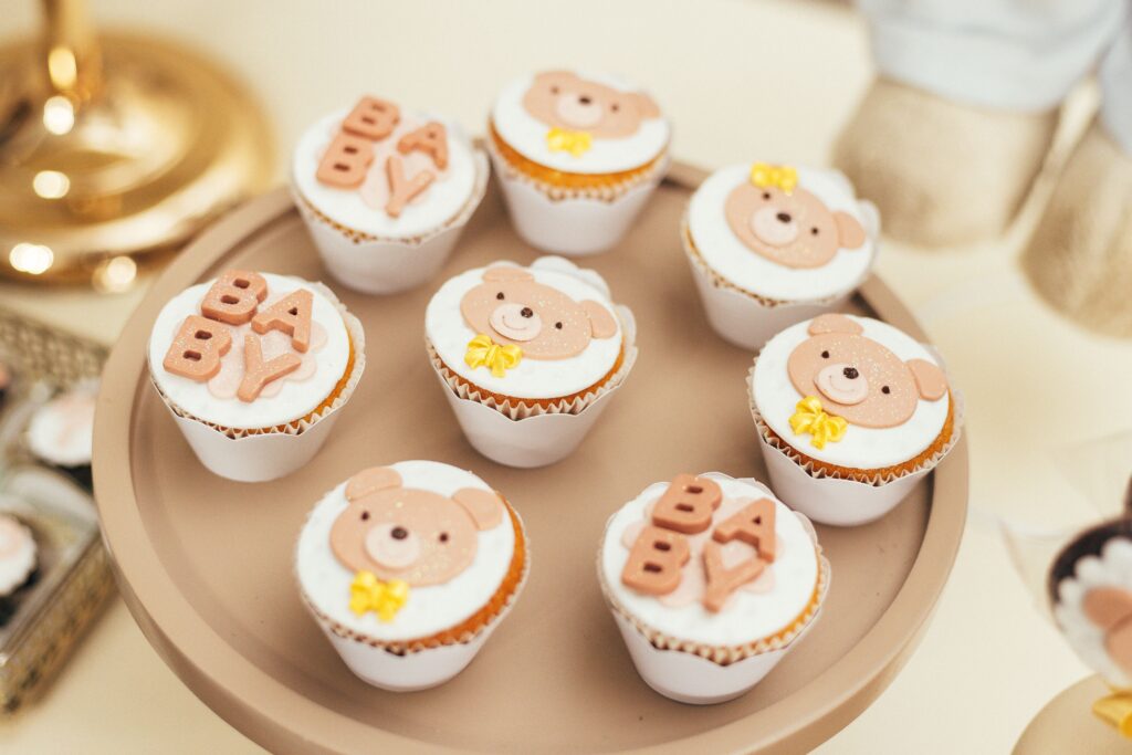 Bear-themed baby shower cupcakes